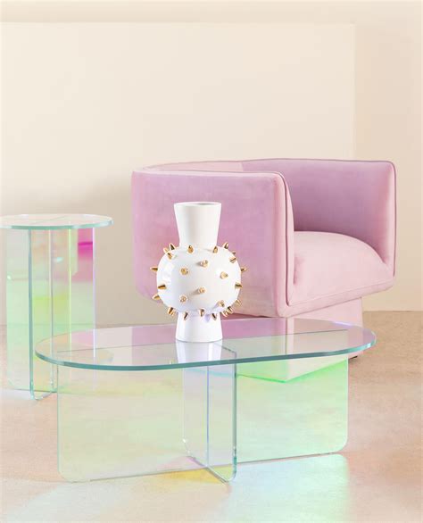 Iridiscent oval coffee table in tempered glass (90x50) Iris - themasie.com