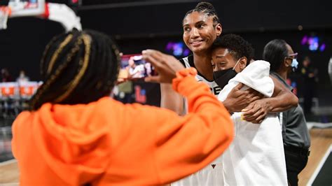 Dream fans hail longtime player Angel McCoughtry, who takes court for ...