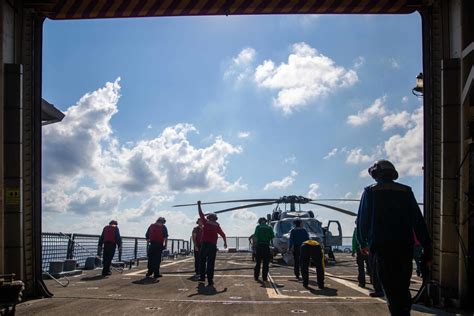 DVIDS - Images - USS Sioux City Sailors Operate in the Mediterranean Sea [Image 4 of 5]