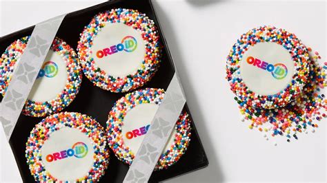 Oreo Launches DIY Cookie Design Site 'OREOiD' | Dieline - Design ...