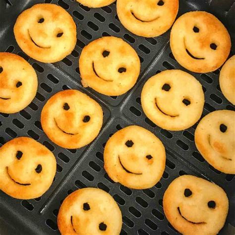 Air fryer smiley fries (McCain Smiles) - Air Fryer Yum