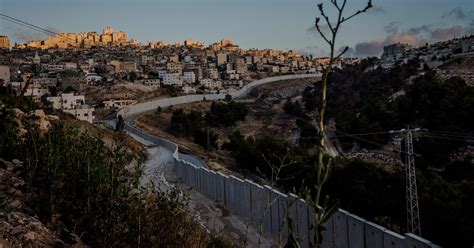 Trump Cites Israel’s ‘Wall’ as Model. The Analogy Is Iffy. - The New ...