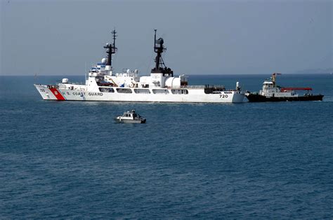 File:US Navy 060520-N-4104L-005 U.S. Coast Guard Cutter Sherman (WHEC 720) leaves the White ...