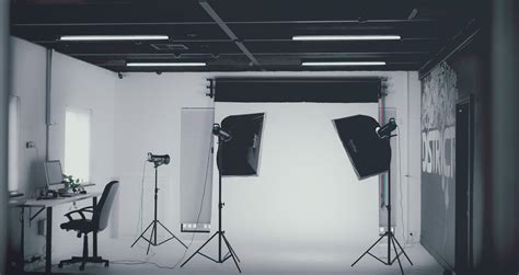 How To Use a Diffuser for Studio Photography | Skylum Blog