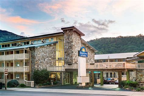 Days Inn & Suites Downtown Gatlinburg Parkway, TN - See Discounts