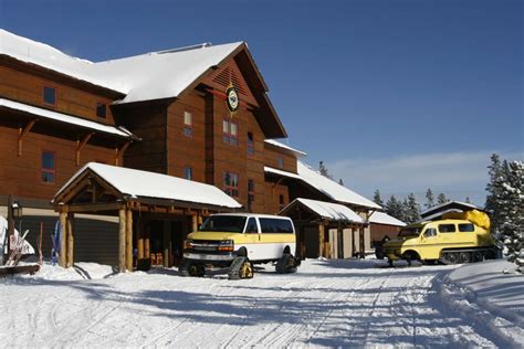 Skier Shuttles | Yellowstone National Park Lodges