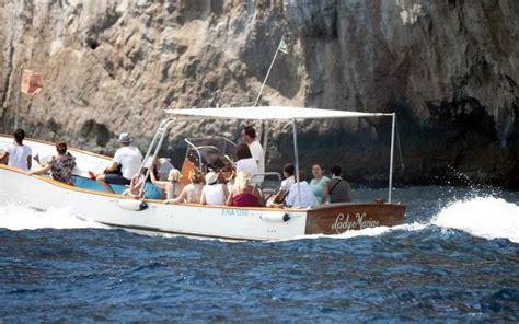 Boat Tours in Capri, visit the Blue Grotto and tour of the island ...