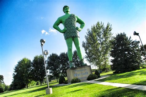 Green Giant Statue of Blue Earth, MN | Road Pickle