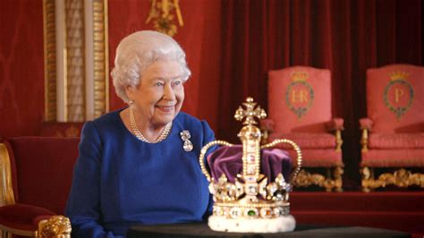 Queen Elizabeth II Gives Rare Insight Into Her 1953 Coronation - E ...