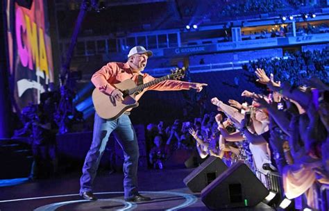 Garth Brooks Tickets | Garth Brooks Tour and Concert Tickets - viagogo