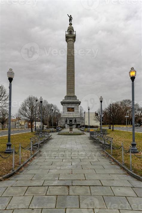 The Trenton Battle Monument 16666936 Stock Photo at Vecteezy