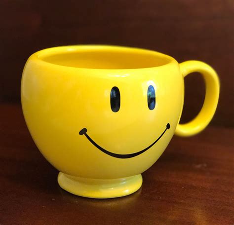 Vintage Smiley Face Mug, 20oz Happy Mug, Large Latte Mug, Yellow ...