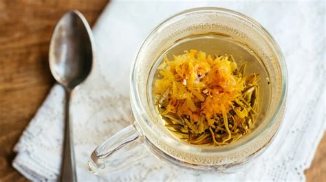 7 Emerging Uses of Calendula Tea and Extract