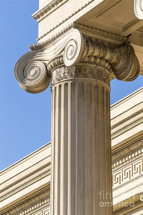 Ionic columns - questprimary