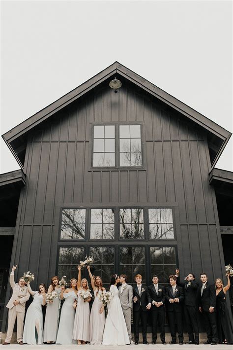 Black Barn Wedding Venue in Oklahoma