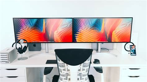 The BEST Dual Monitor Desk Setup - 2019 EDITION! - YouTube