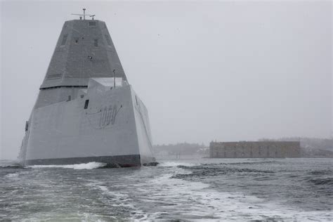 Zumwalt Departs Bath Iron Works for U.S. Navy Acceptance Trials - USNI News