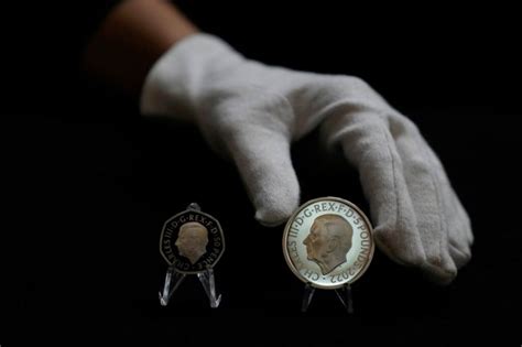 First coins featuring King Charles III unveiled by Royal Mint | WGN-TV