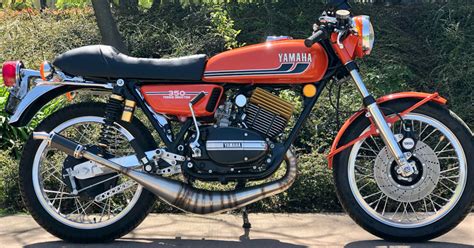 Never Underestimate an RD: Yamaha RD350 Restomod – BikeBound