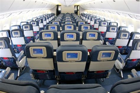 Delta Air Lines Fleet Boeing 767-300 domestic main cabin economy class seats layout configura ...