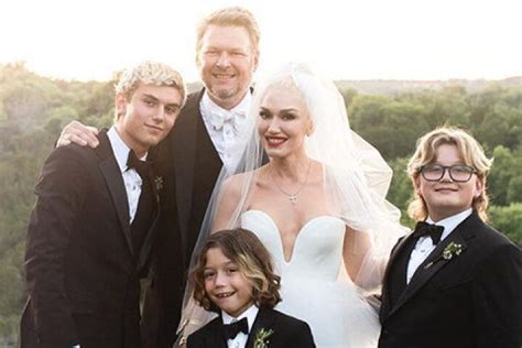 Gwen Stefani has published new pictures from the wedding with Blake Shelton - MustHub