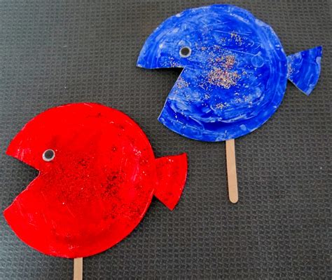 Red Fish Blue Fish Craft: An Easy Paper Plate Craft