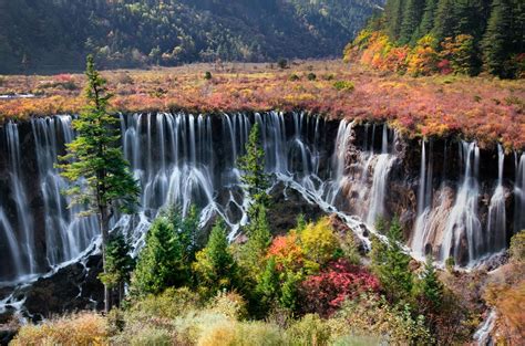 Nuorilang waterfalls, Jiuzhaigou Nationalpark, northern Sichuan, China ...