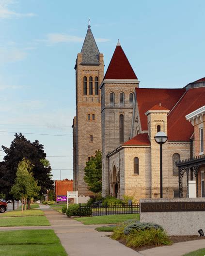 Evening Stroll Through Downtown Sandusky Ohio - VASHIVA NEWS