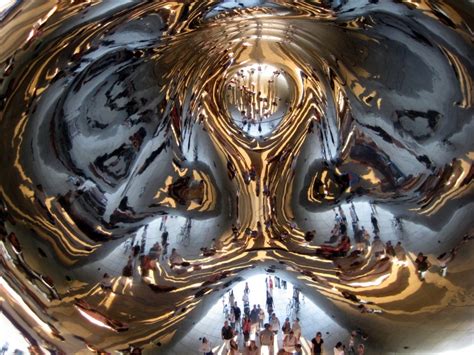 Cloud Gate: Chicago's big "egg" sculpture at Millenium Park - Dangerous Intersection