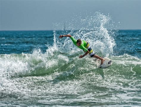 Vanessa Bates Events: Virginia Beach Surfing Competition