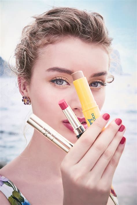 The three essential products to create this summer's Make Up look: Italian Zest Healthy Glow ...