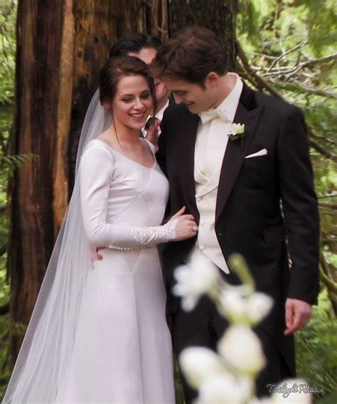 Kristen Stewart Long Sleeves Wedding Dress In Twilight ...