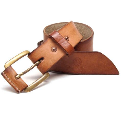 Classic Bespoke Leather Belt - 1.5" - Natural Veg Tan – Friday & River