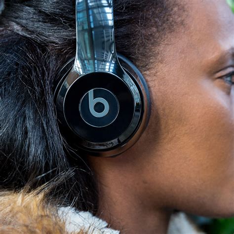 Beats Solo 3 review: decent sound, better wireless - The Verge