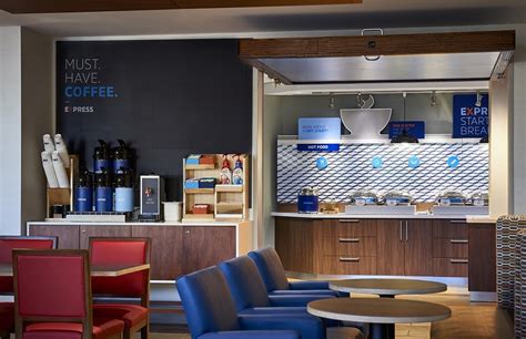 Holiday Inn Express Launches a New Breakfast Bar - Travel + Design