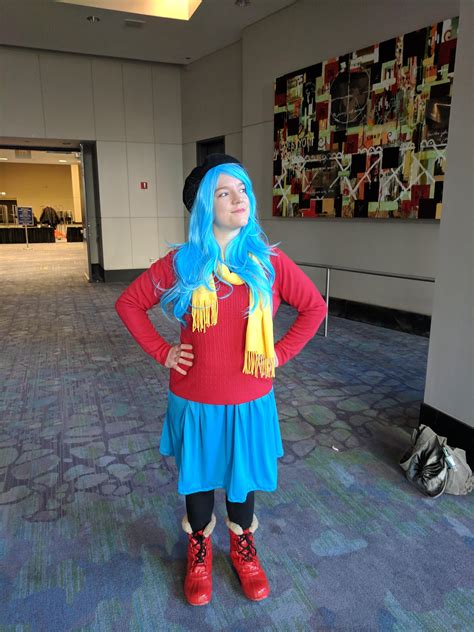 Had so much fun showing off my Hilda cosplay this last weekend at C2E2! : r/HildaTheSeries