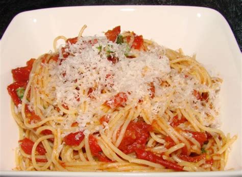 Pasta With Fresh Tomato Sauce Recipe - Genius Kitchen
