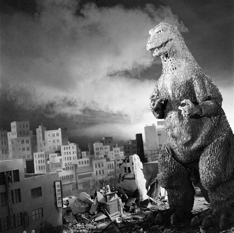 Gojira 1954 Behind the Scenes – Becoming Godzilla