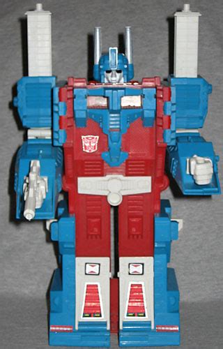 OAFE - Transformers: Ultra Magnus review