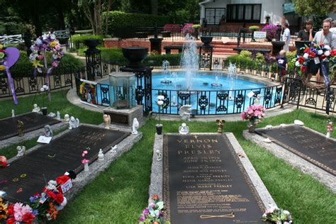 Where Has Ron Roamed?: Elvis Presley's Grave