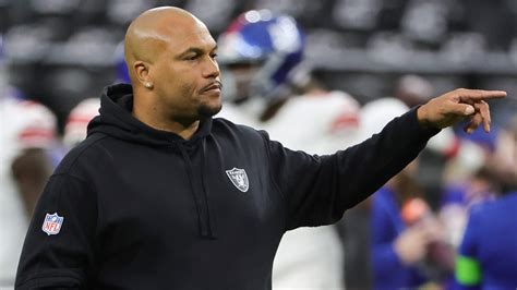 Raiders' Antonio Pierce Reveals Strong Message Delivered to Team - Heavy.com