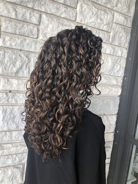 Curly hair highlights - nibhtpi