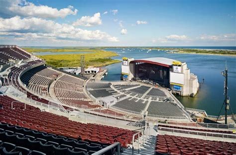 13 Best Outdoor Concert Venues in the U.S. | Outdoor stage, Outdoor ...