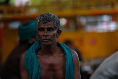 Tamil Nadu farmers restart protest, accuse PM Modi of 'abetting suicide' | Catch News