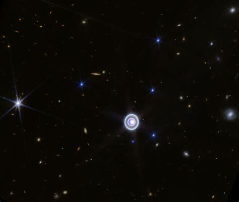 Uranus' Rings and Moons Dazzle in New Webb Image | PetaPixel