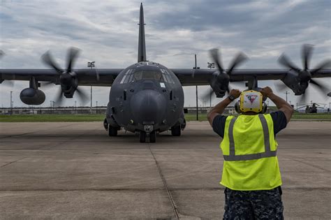 Rescue assets arrive in Fort Worth, Texas > Air University (AU) > Air ...