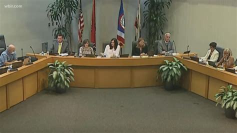 Knox County Schools votes not to give superintendent power to implement ...