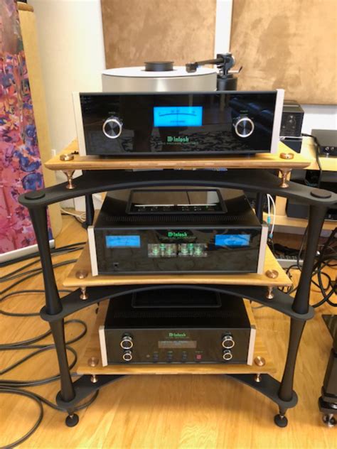 McIntosh MT10 Turntable Demo Model Available for Purchase – basilaudio.com