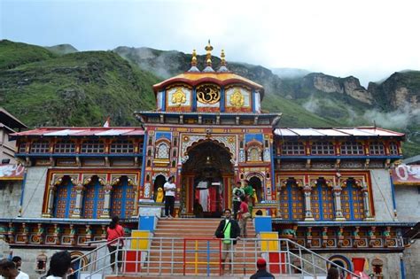 15 Most Popular Temples in Uttarakhand