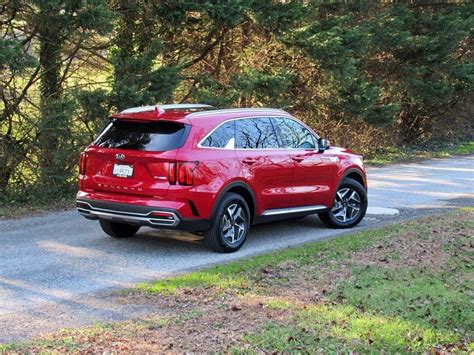 2021 Kia Sorento Hybrid Road Test and Review | Autobytel